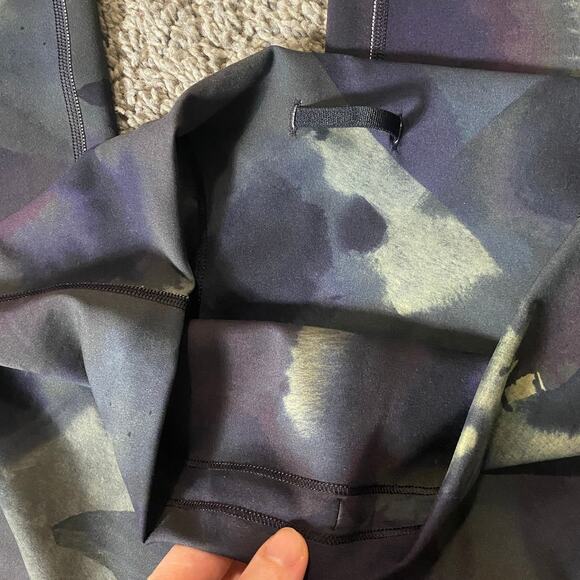 Lululemon Size 8 Wunder Train High Rise 28" Ink Islands Burnside Multi Black - Picture 6 of 7